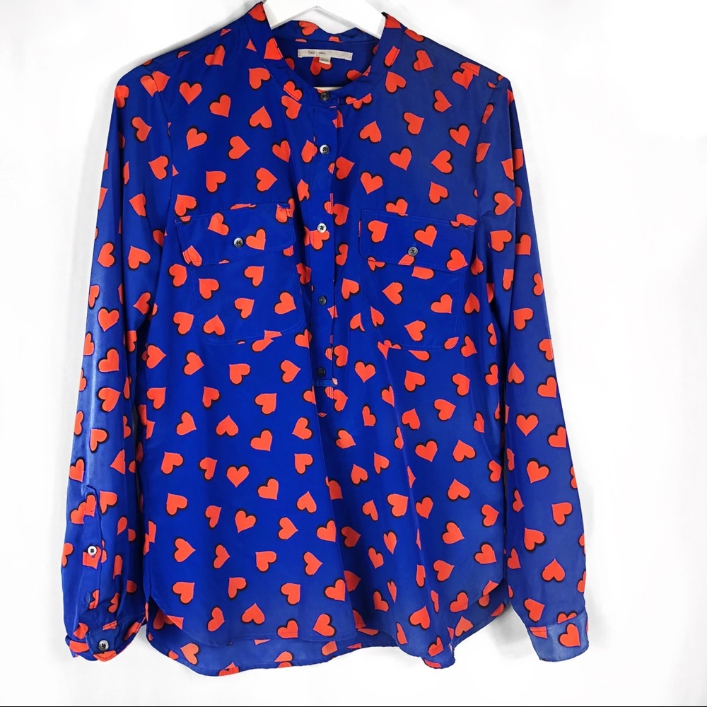 GAP Blue and red hearts button up top